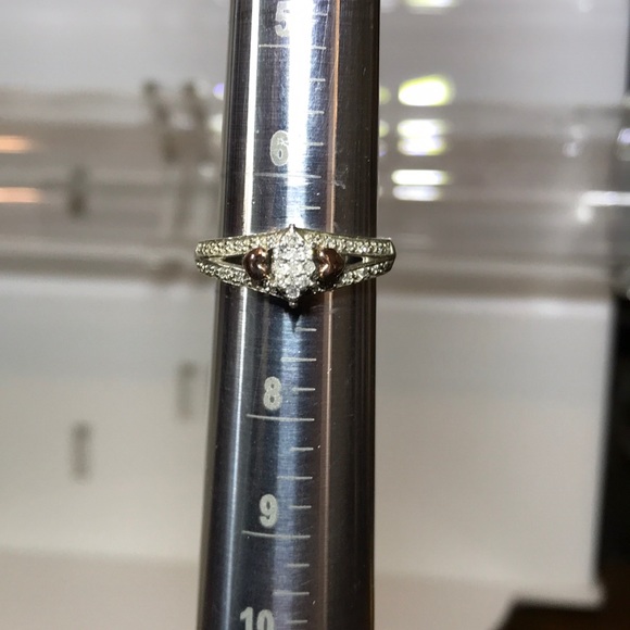 Absolutely beautiful 10k and sterling diamond ring - Picture 2 of 9